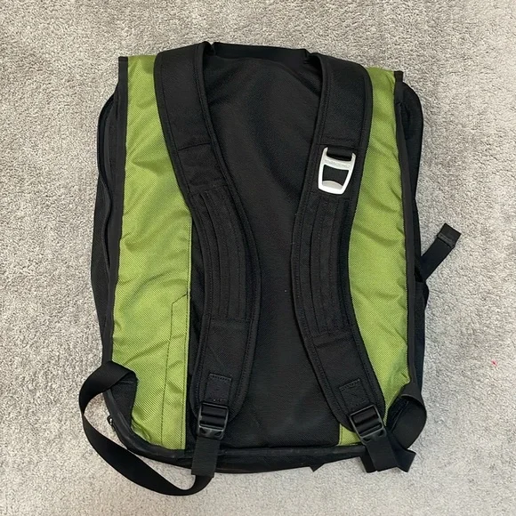 GC Timbuk2 Swig Urban Laptop Backpack - Black / Green - Picture 2 of 8